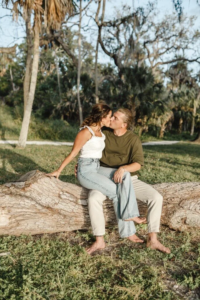 Engagement session couple